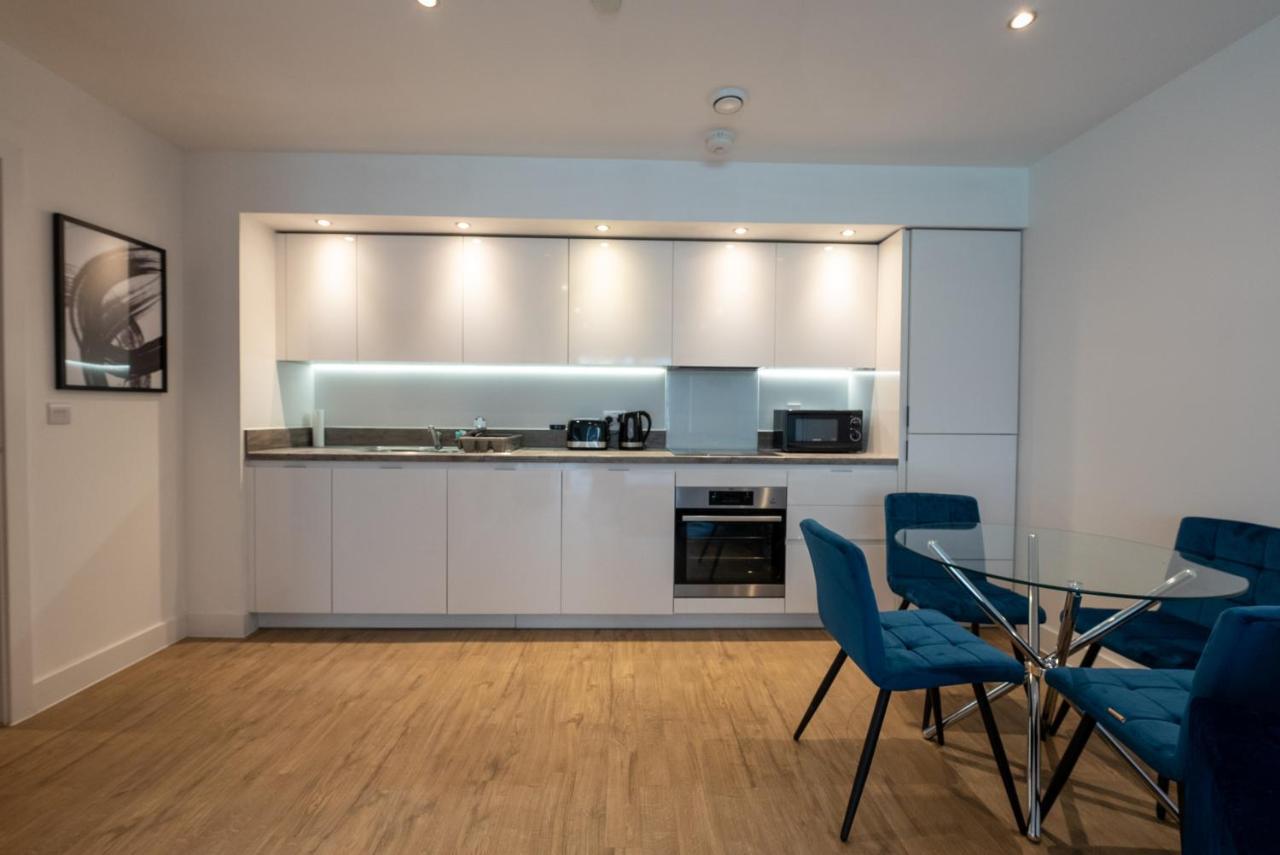 Newly Built Spacious Apartment Easily Accessible To Luton Airport, Town Centre And Station Zewnętrze zdjęcie
